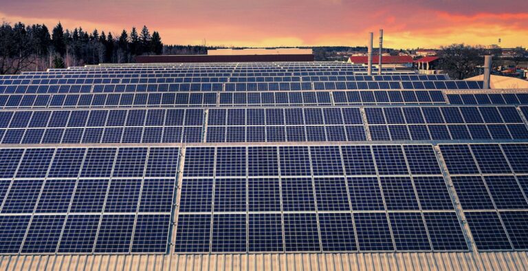 Queenslanders will own a stake in the renewable revolution investing $500 million