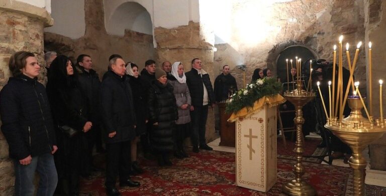 Putin sent greetings to Christians and all Russians celebrating Christmas.